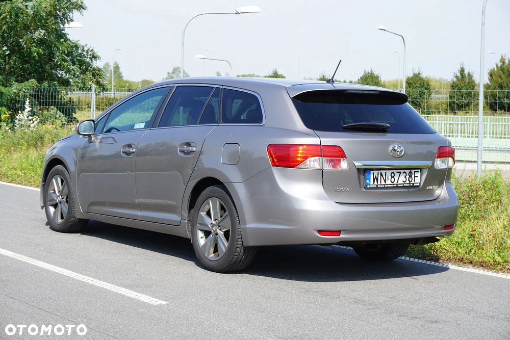 Toyota Avensis 1.8 Style - 7