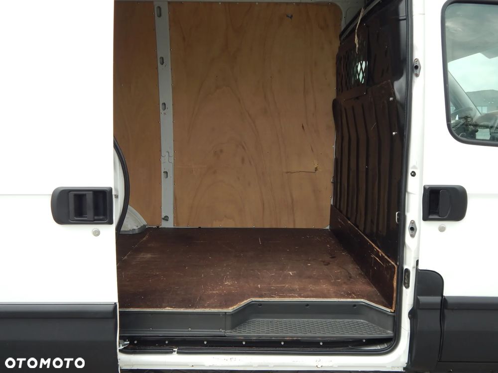 Iveco DAILY 35S15 2,3HPI L2H2 LIFT - 21