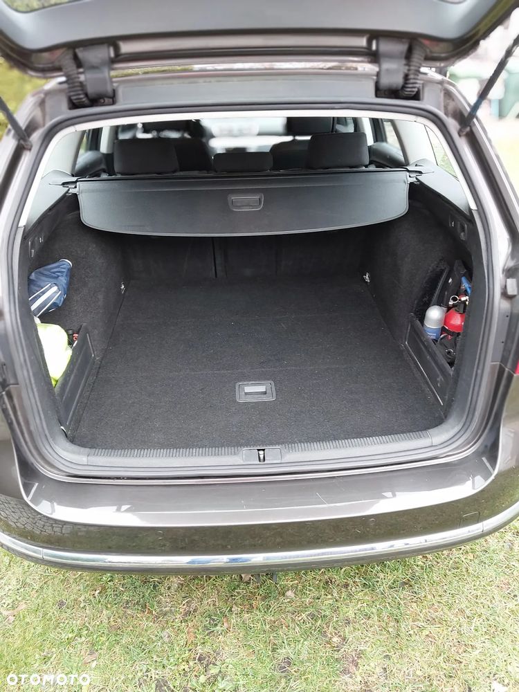 Volkswagen Passat 2.0 TDI Comfortline - 12