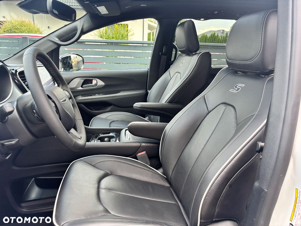 Chrysler Pacifica - 33
