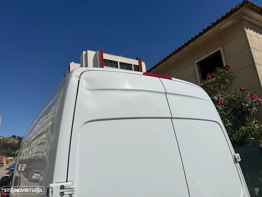 Mercedes-Benz Sprinter - 13