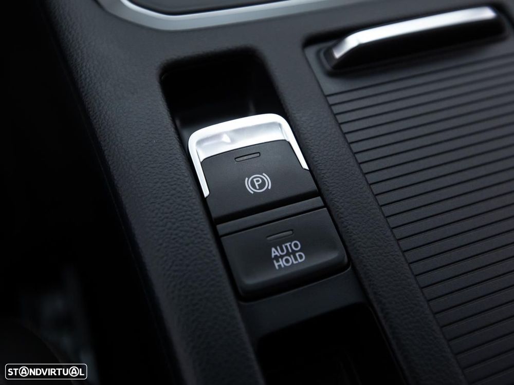 VW Passat Variant 2.0 TDI Business DSG - 19