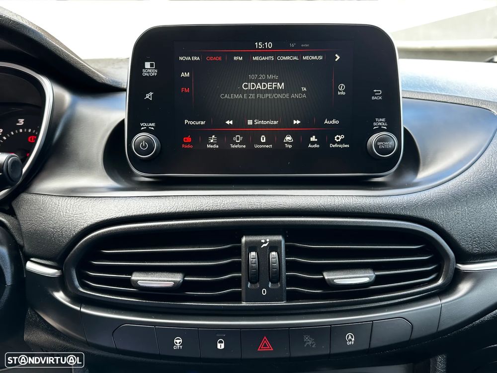 Fiat Tipo Station Wagon 1.3 M-Jet Lounge - 27