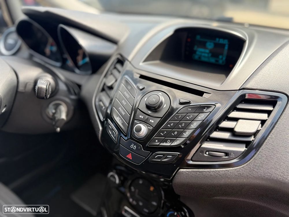 Ford Fiesta 1.0 T EcoBoost Titanium - 19