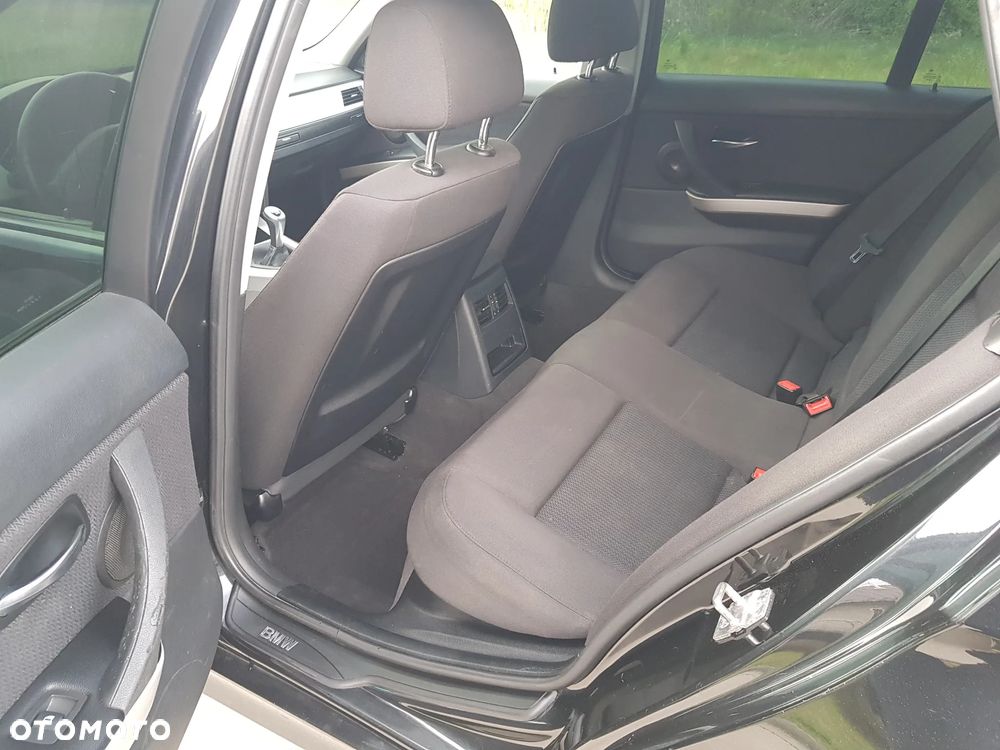 BMW Seria 3 320d Efficient Dynamics Edition - 13