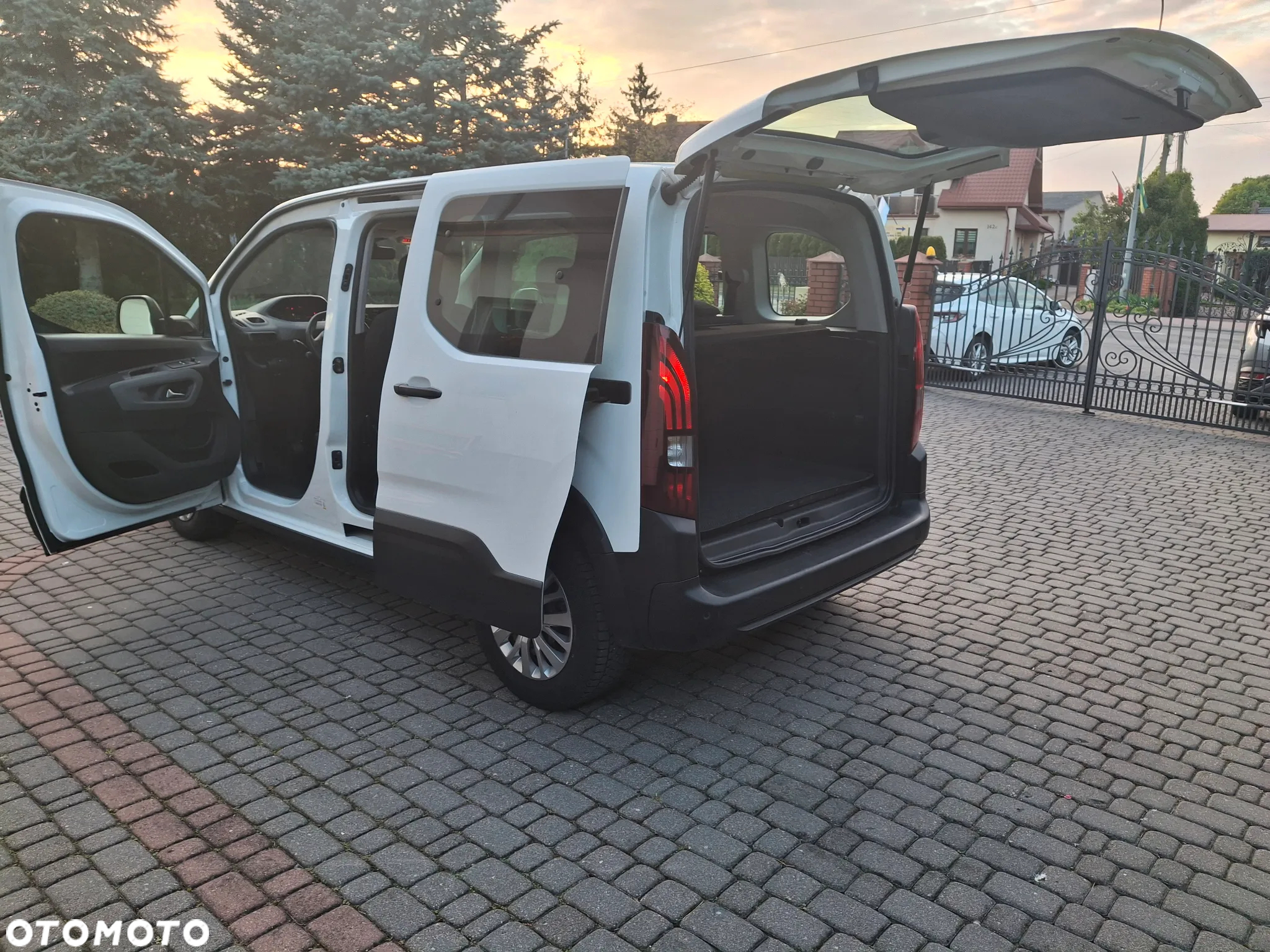Peugeot Rifter 1.5 BlueHDI Active - 16