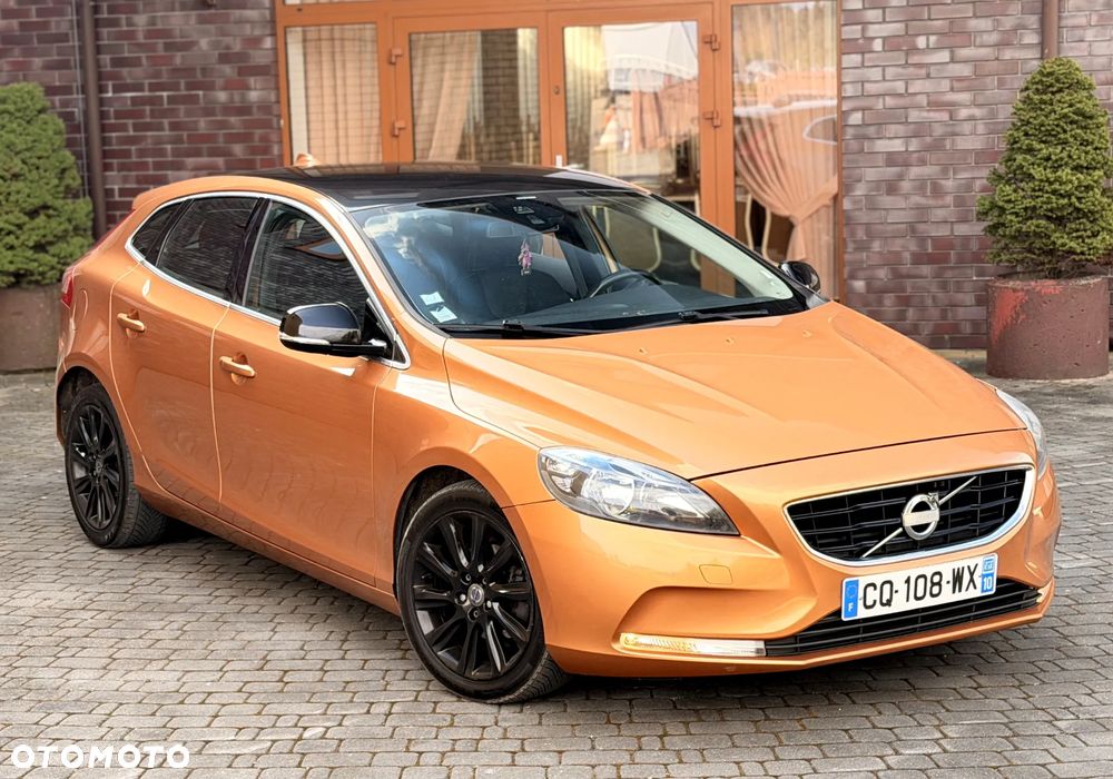 Volvo V40 D2 R Design - 11