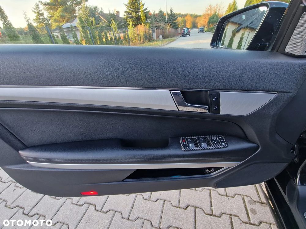 Mercedes-Benz Klasa E 350 CDI DPF Coupe BlueEFFICIENCY 7G-TRONIC Avantgarde - 13