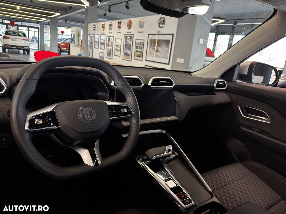 MG ZS HEV 1.5 GSI AT Explore - 8