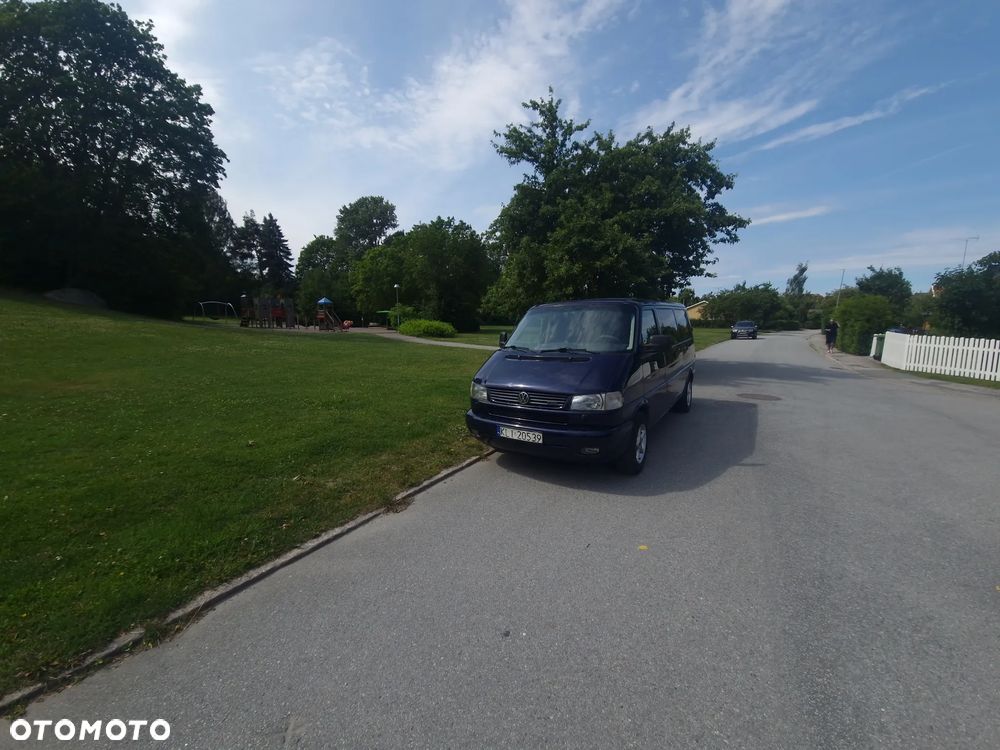 Volkswagen Caravelle - 8