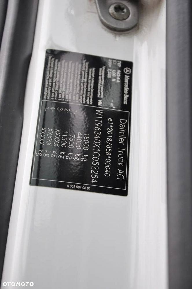 Mercedes-Benz Actros - 24