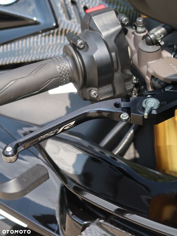 Yamaha R1 - 20