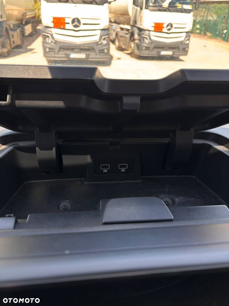 Renault Trafic (6 Osobowy) - 21