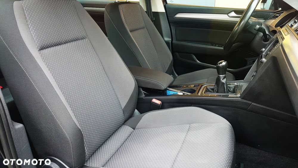 Volkswagen Passat 1.4 TSI BMT Trendline - 12