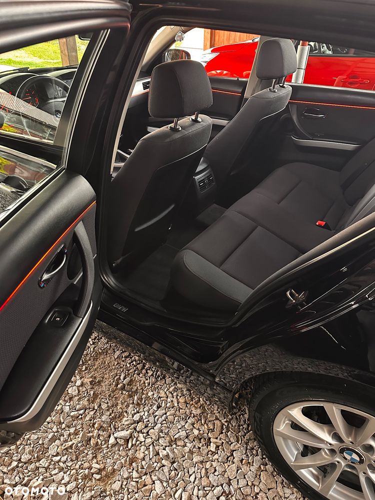 BMW Seria 3 318d - 13