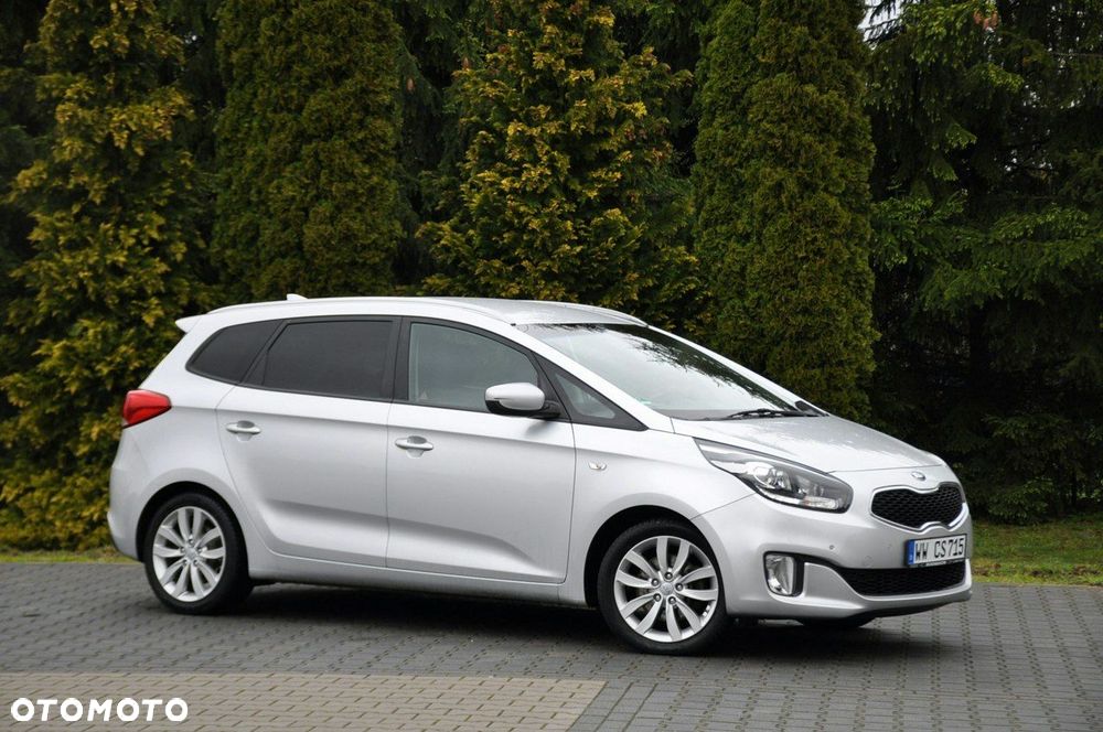 Kia Carens - 4
