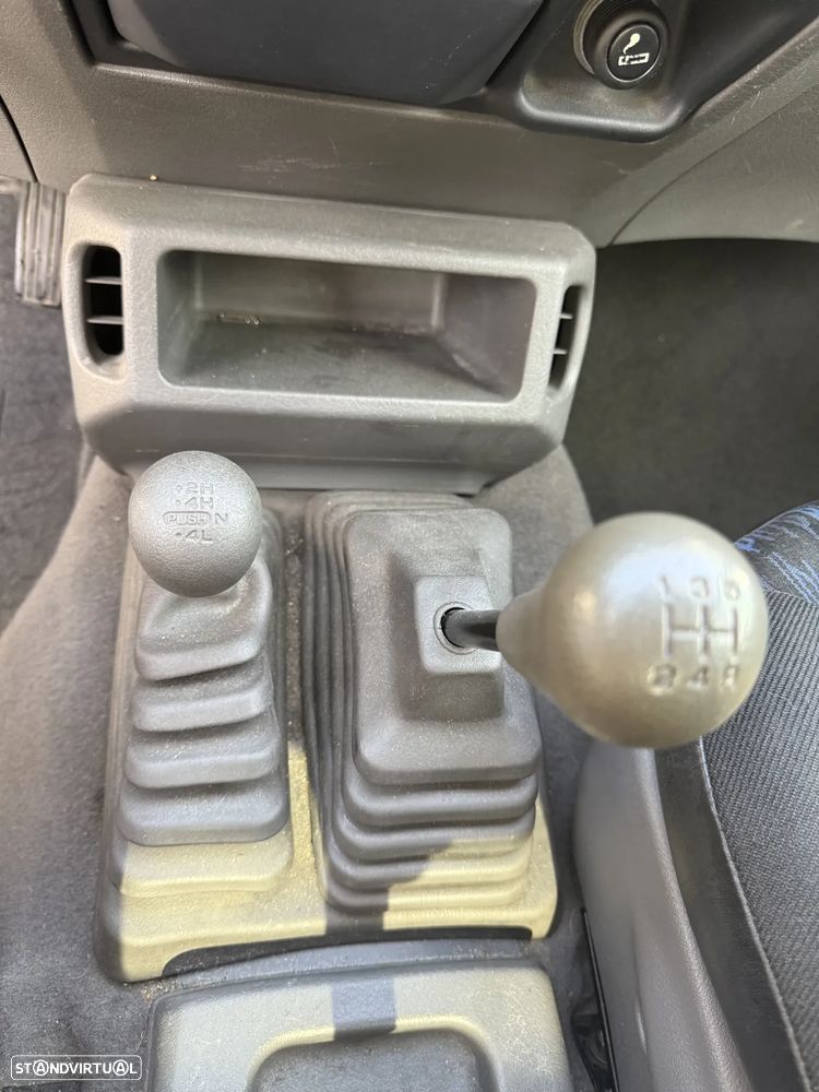 Nissan Terrano II 2.7 LX - 16