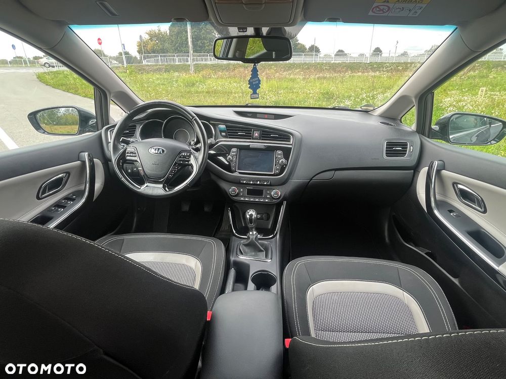 Kia Ceed 1.6 GDI Platinum Edition - 12
