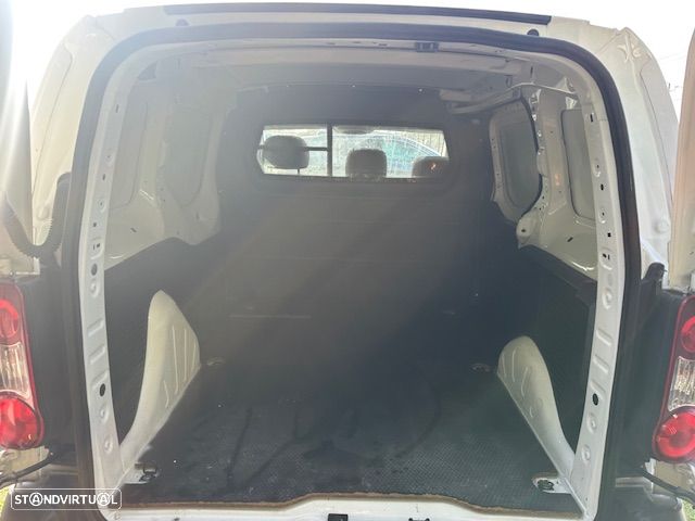 Citroën BERLINGO 3 LUGARES C/GPS 100 CV - 9