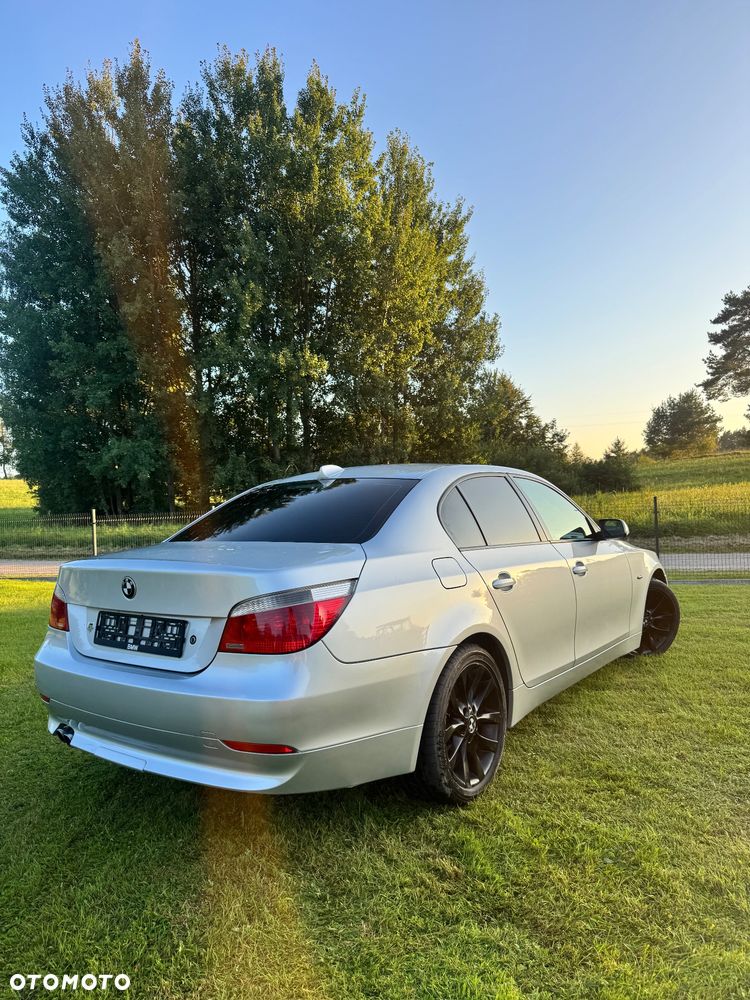 BMW Seria 5 520i - 4
