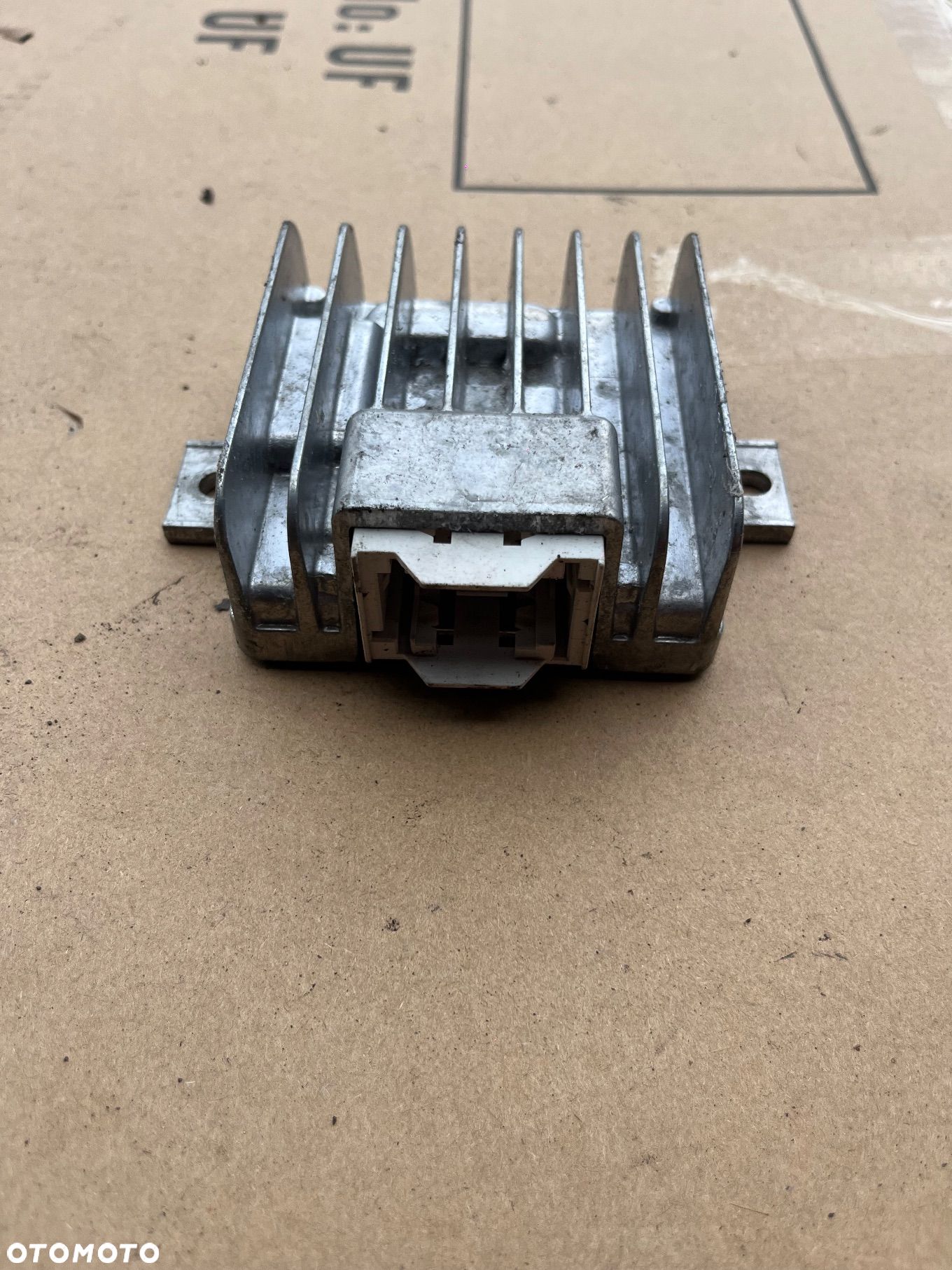 Wzmacniacz Mercedes W223 W907 W910 - 1