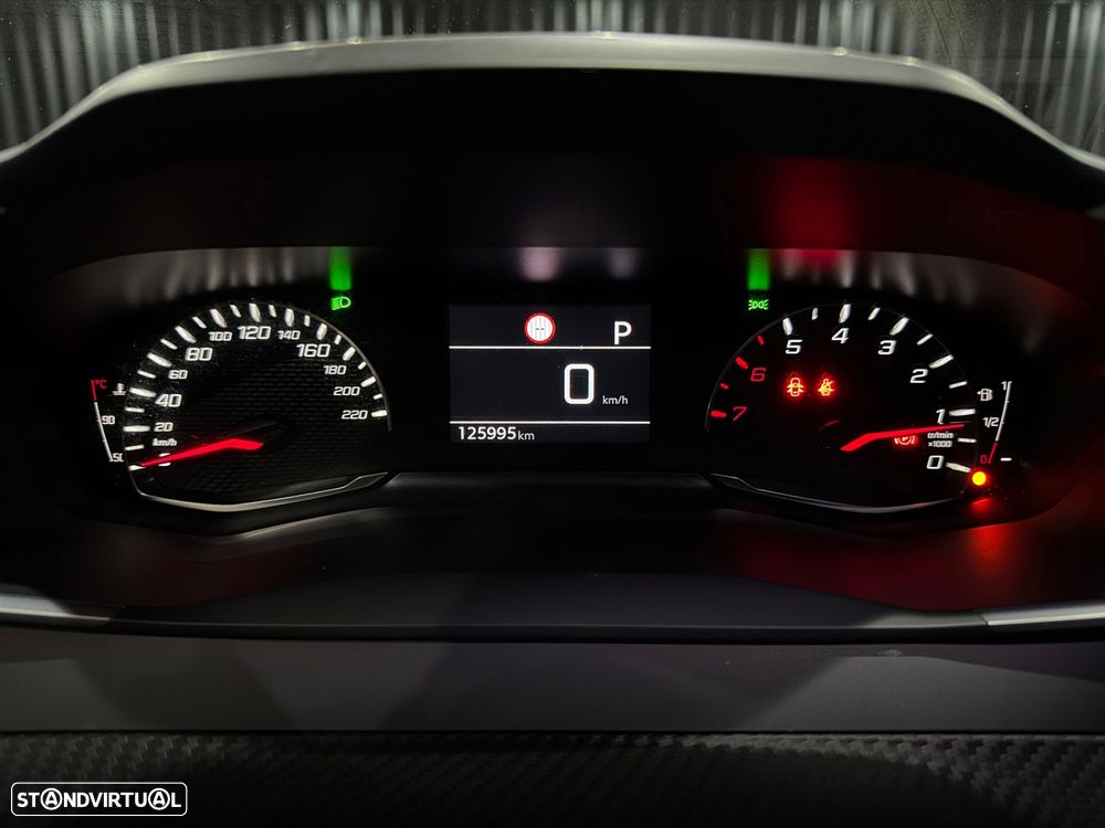 Peugeot 2008 1.5 BlueHDi Allure EAT8 - 19