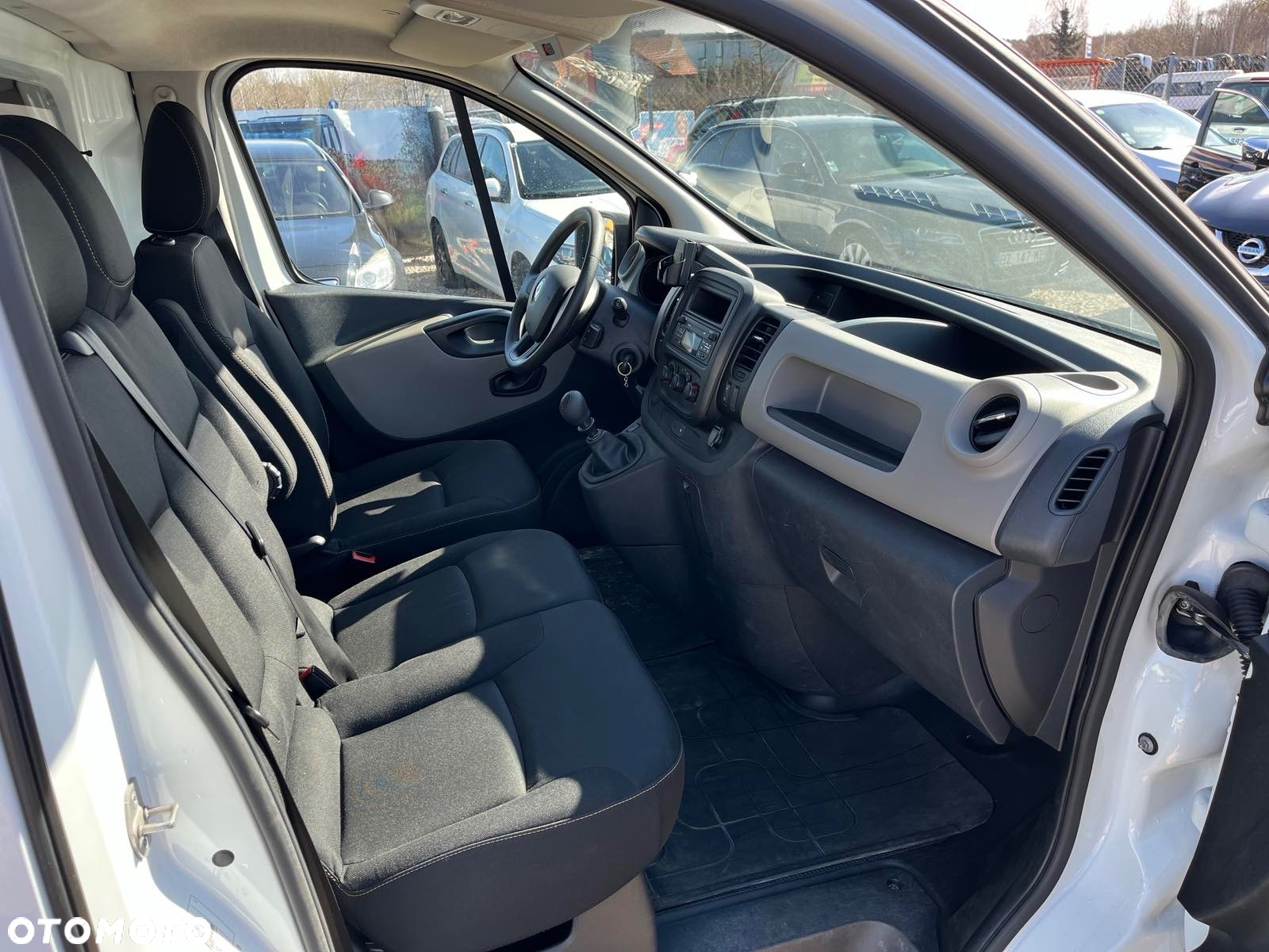 Renault Trafic - 18
