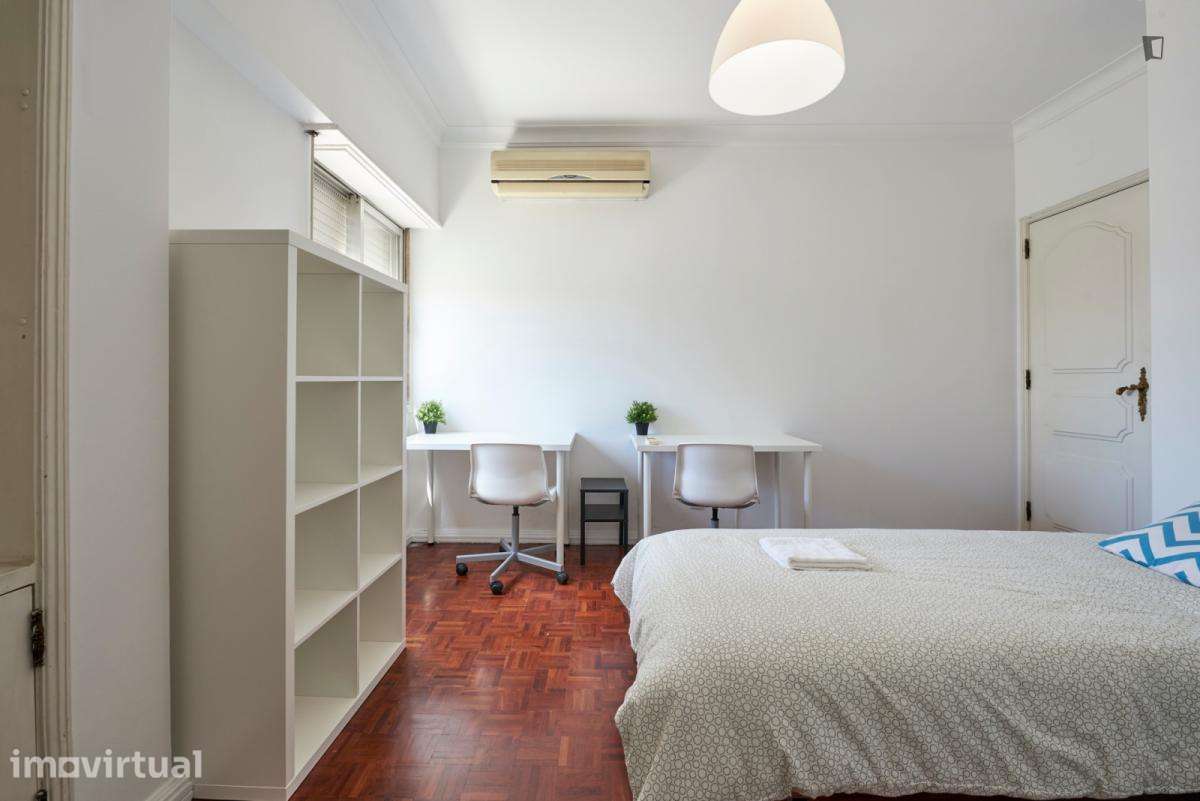 Quarto - localizado em Benfica Lisbon - Grande imagem: 5/38