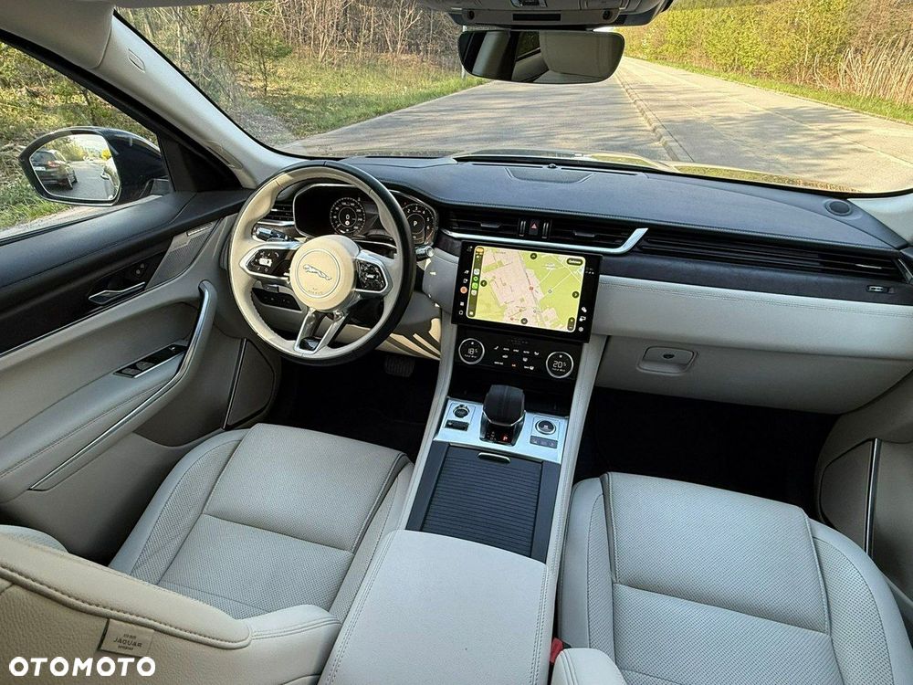 Jaguar E-Pace - 27