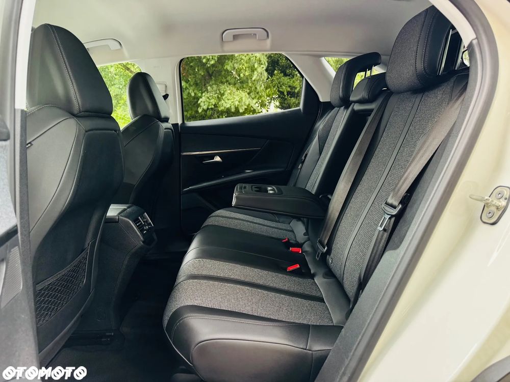 Peugeot 3008 BlueHDi 130 Stop & Start Allure Pack - 32