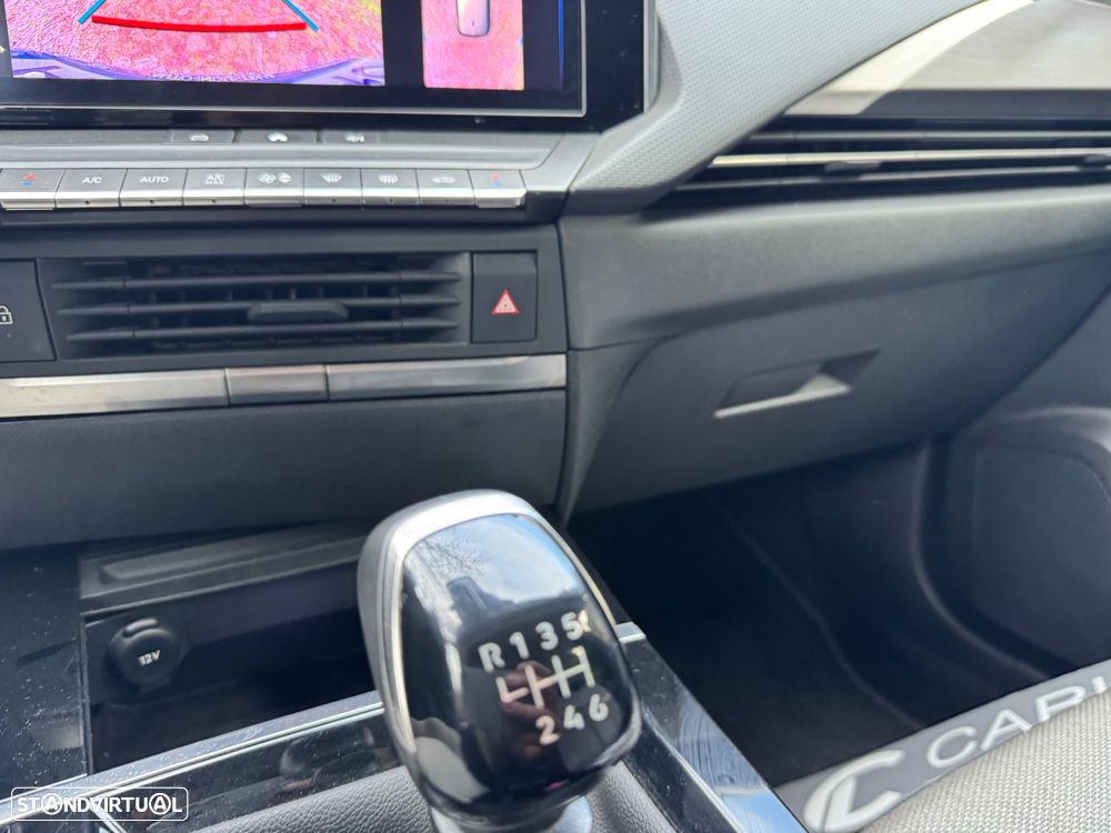 Opel Astra 1.2 T Elegance - 22