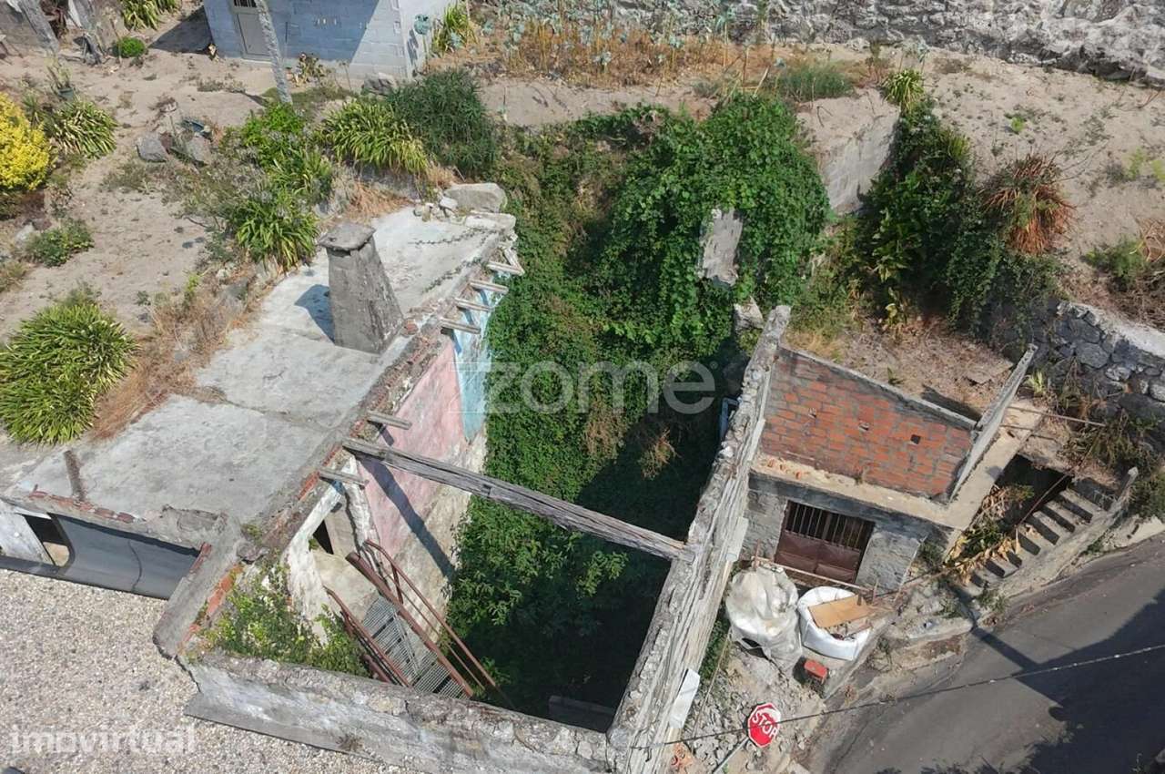 Ruína em São Cosme do Vale - Grande imagem: 5/17
