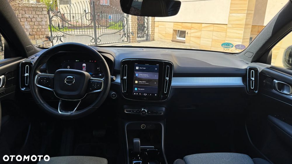 Volvo XC 40 B3 B DKG Plus Black Edition - 23