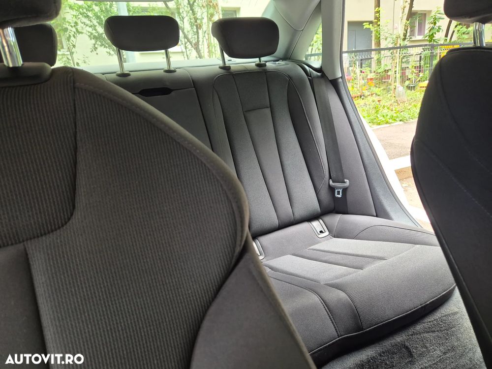 Audi A4 Limuzina 40 TFSI S tronic S line - 14