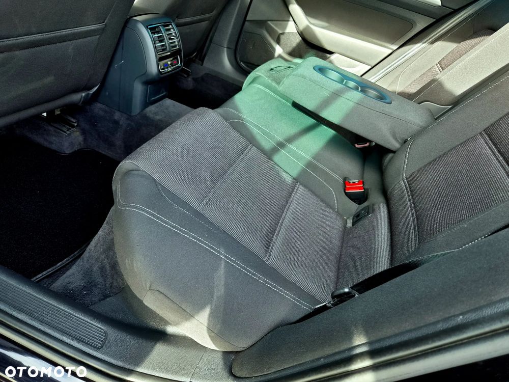 Volkswagen Passat Variant 2.0 TDI (BlueMotion Technology) Trendline - 22