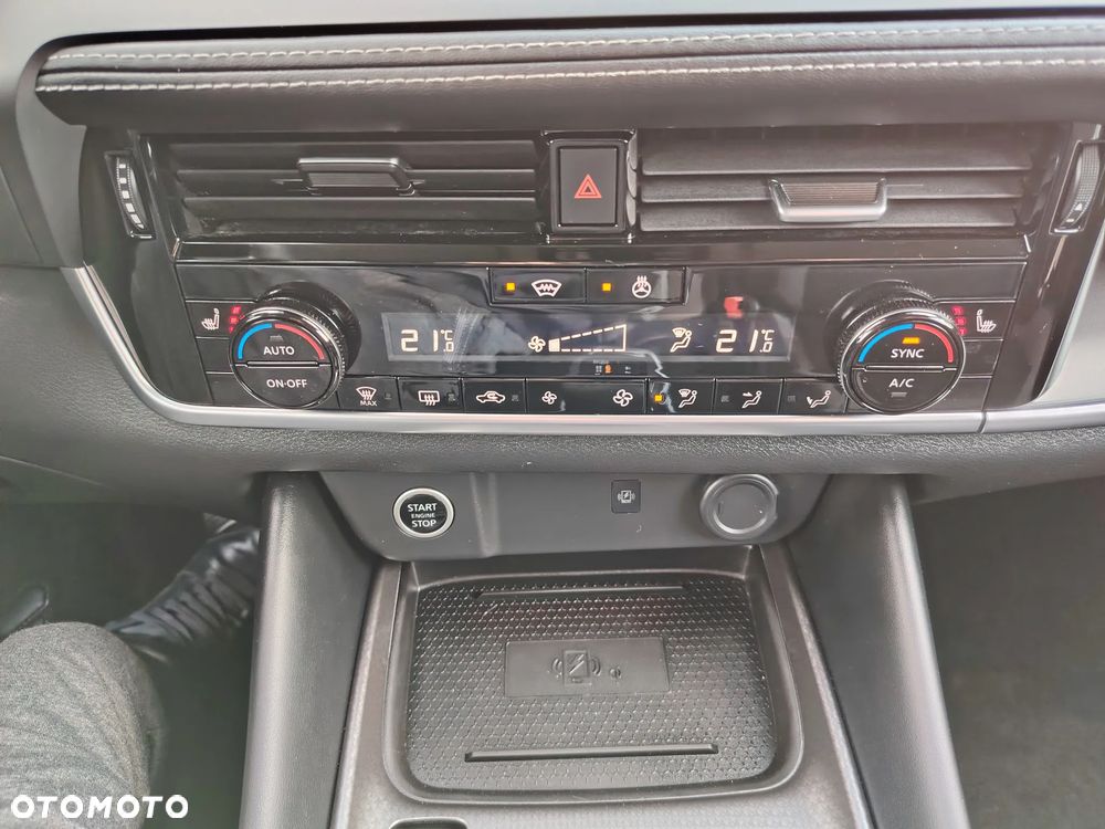 Nissan Qashqai 1.3 DIG-T MHEV N-Connecta Xtronic - 17