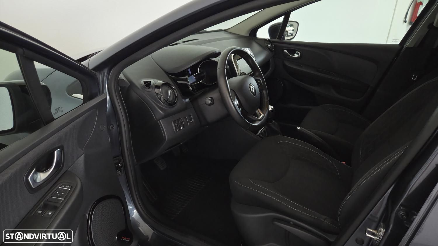 Renault Clio Sport Tourer 0.9 TCe Limited - 16