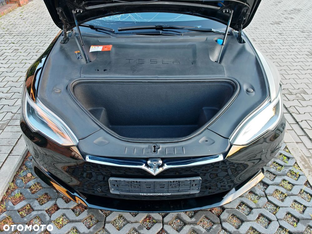 Tesla Model S - 10