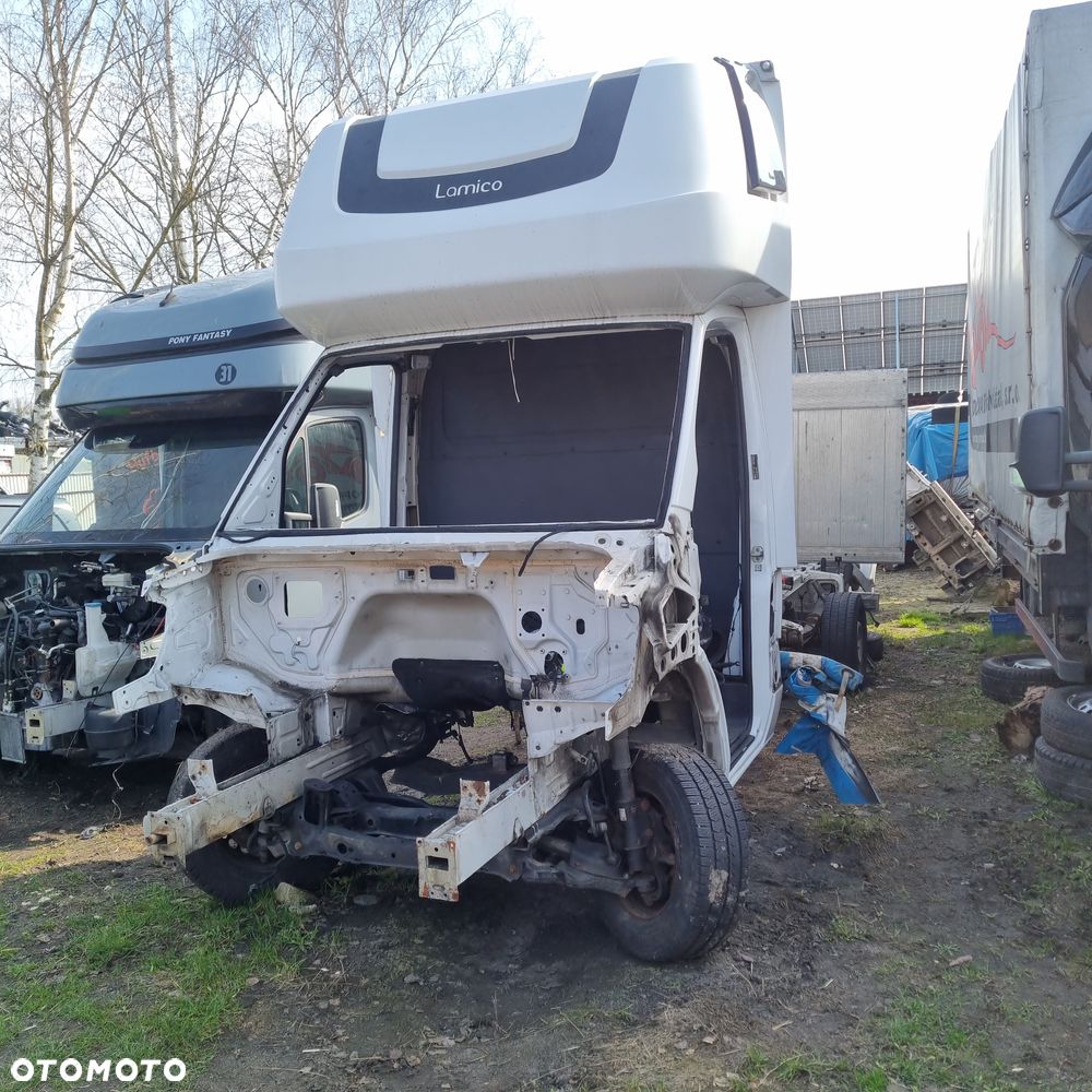 Rama  buda karoseria Mercedes sprinter 907 witam mam do sprzedania gołą ramę budę od sprintera 907 na pojedynczym kole - 1