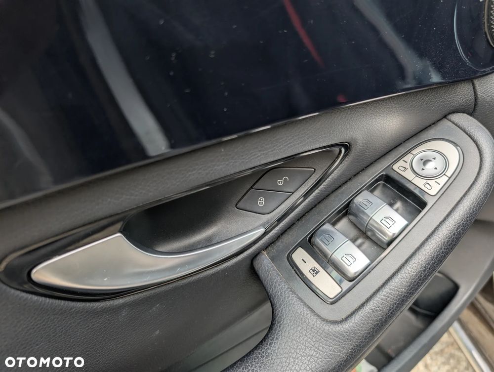 Mercedes-Benz Klasa C 180 7G-TRONIC - 11