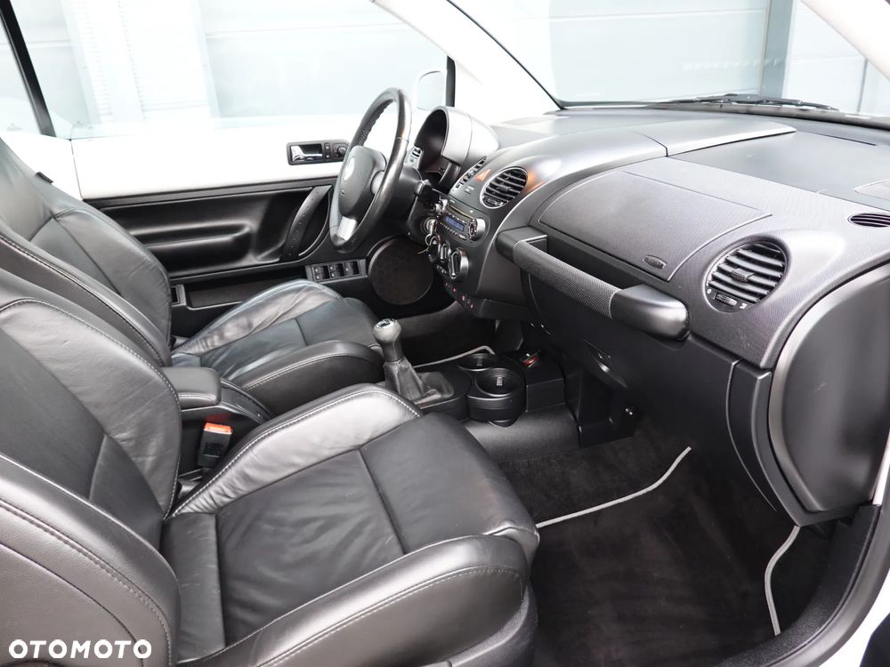 Volkswagen New Beetle Cabriolet 1.9 TDI DPF United - 20