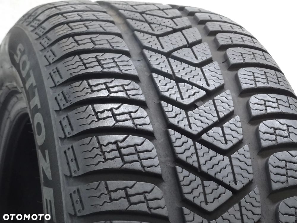 215/55R17 PIRELLI WINTER SOTTOZERO 3  6,5mm B6440 - 2