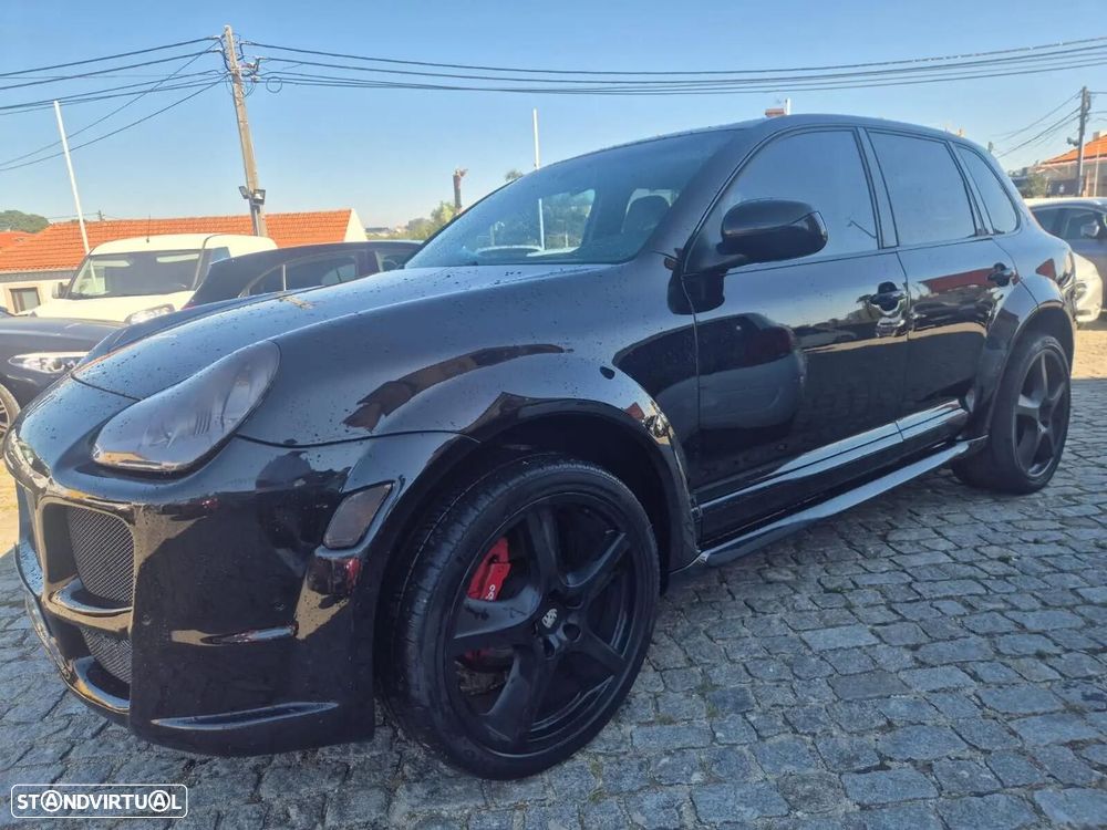 Porsche Cayenne - 1