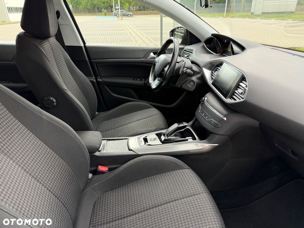 Peugeot 308 1.5 BlueHDi Allure S&S EAT6 - 20