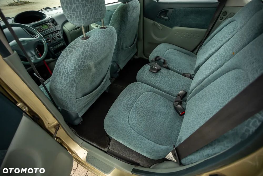 Toyota Yaris Verso 1.3 Sol - 15