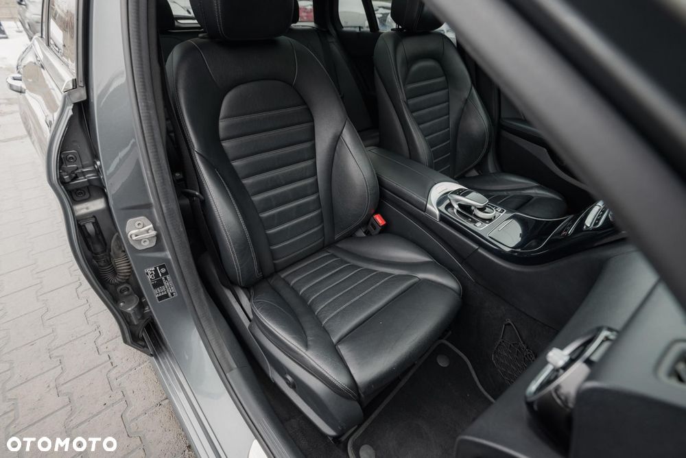 Mercedes-Benz Klasa C 400 4MATIC 9G-TRONIC - 15