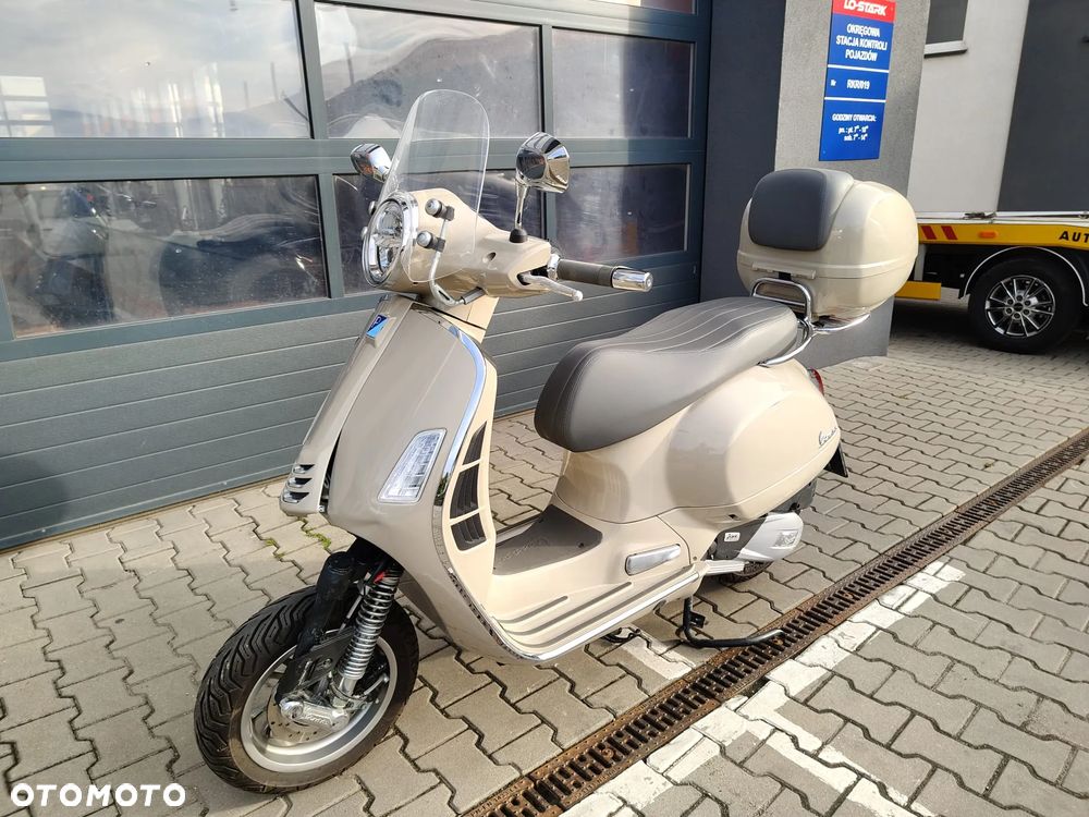 Piaggio Vespa - 1