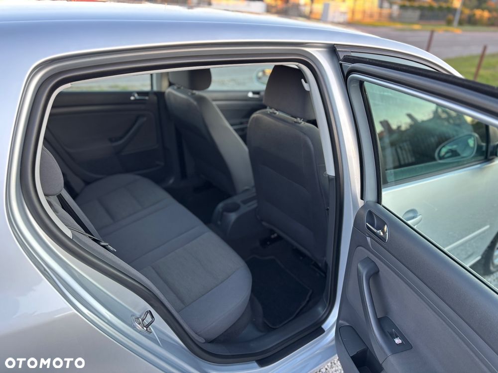Volkswagen Golf - 11