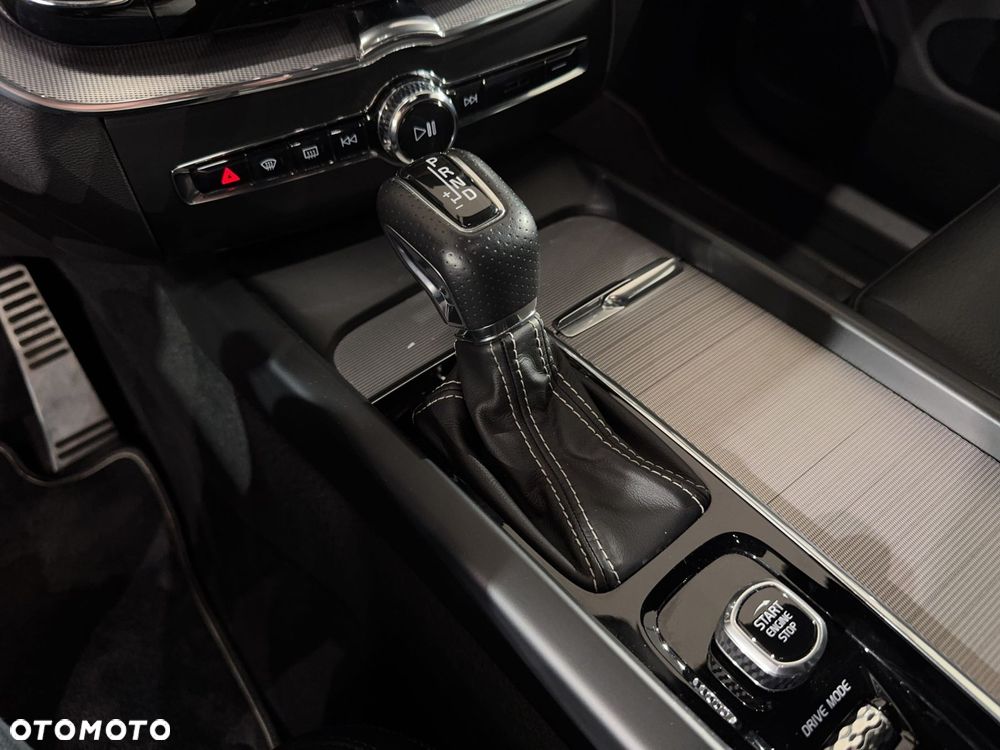 Volvo XC 60 - 30