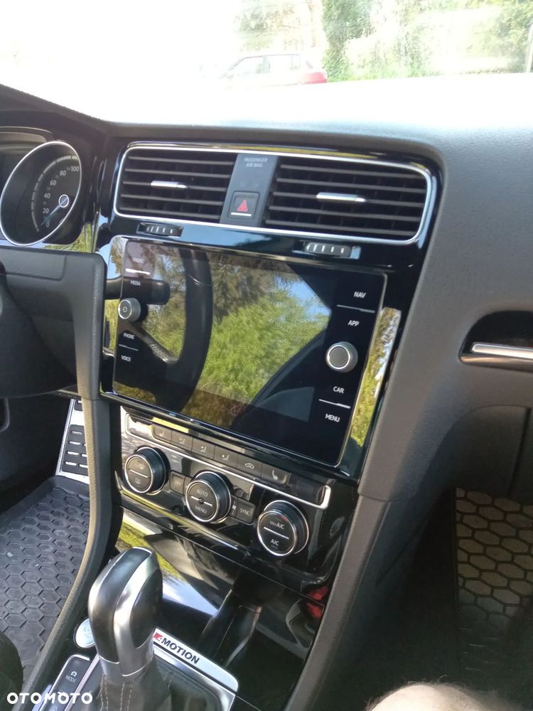 Volkswagen Golf - 5